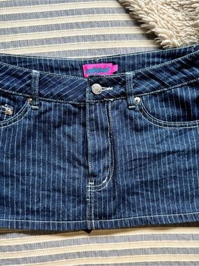 Vintage-Inspired Blue Pinstripe Women’s Jeans Skort - By Edikted